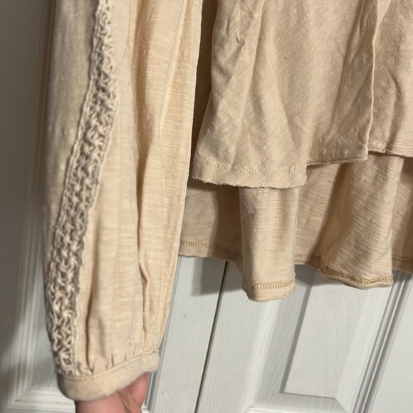 Coco + Jaimeson Floral Embroidered Top Blouse Size L - Picture 5 of 7